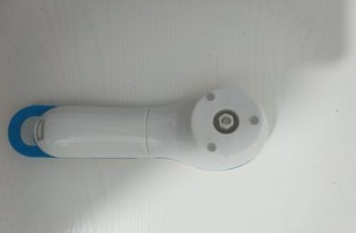 Facial cleansing brush